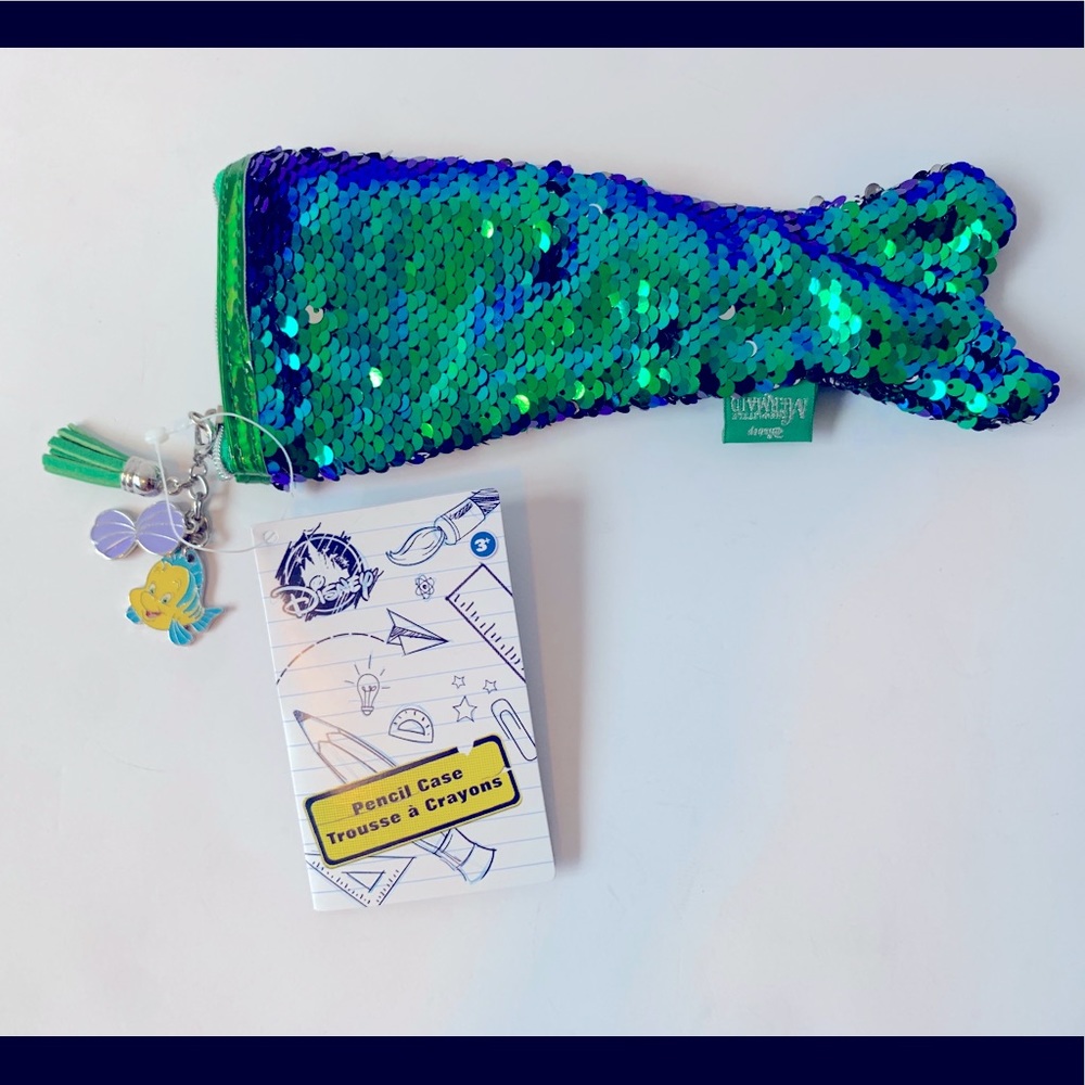 🧜‍♀️DISNEY Little Mermaid Reversible Case NWT